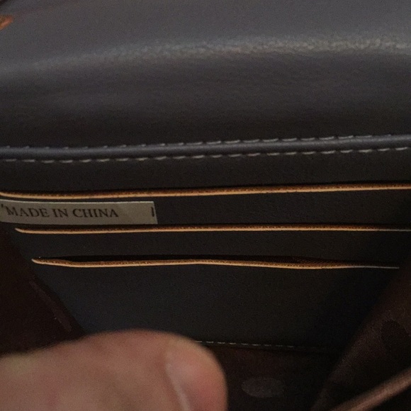 NEW Phone/credit card leather purse w/strap. - Picture 6 of 8